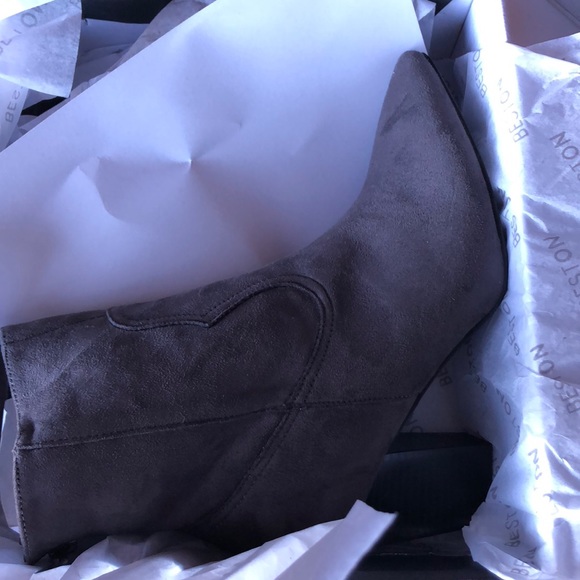 NEW 🐰 ANKLE RIDING BOOTIES Cowboy Point Zipper - Picture 7 of 7